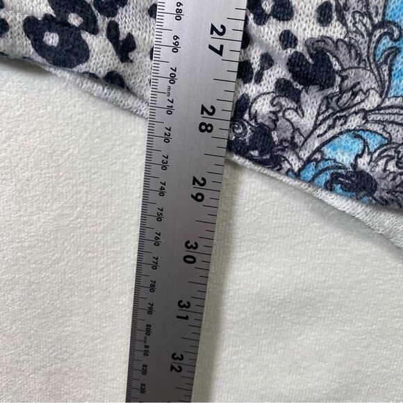 Cactus Asymmetrical Hem Blue, White and Black Design 3/4 Sleeve Top Size Large - Picture 8 of 9